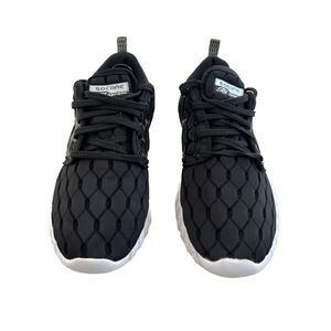 Socone‎ New Sports Women’s Size 9.5 Athletic Shoe Black And White